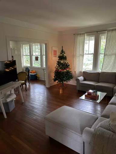 Main picture of 1432 Broadway St