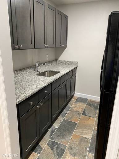 Main picture of 600 E Front St
