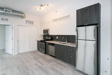 Main picture of 2150 W Lawrence Ave