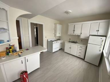 Main picture of 261 Flower City Park