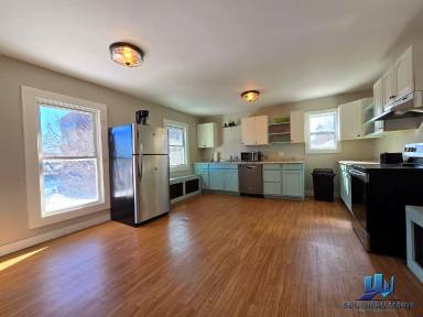 Main picture of 10 Western Ave
