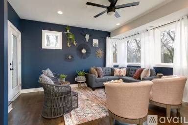 Main picture of 2208 Elliott Ave