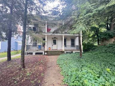 Main picture of 162 Grand Ave NE