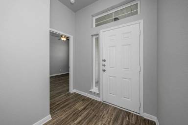 Main picture of 533 Fallbrook Dr