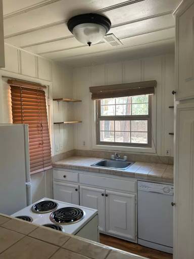 Main picture of 3682 Alder Ave