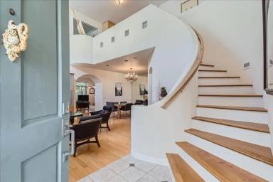 Main picture of 4673 Da Vinci St