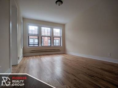 Main picture of 4409 N Wolcott Ave