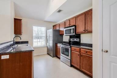 Main picture of 16 Castello Ave