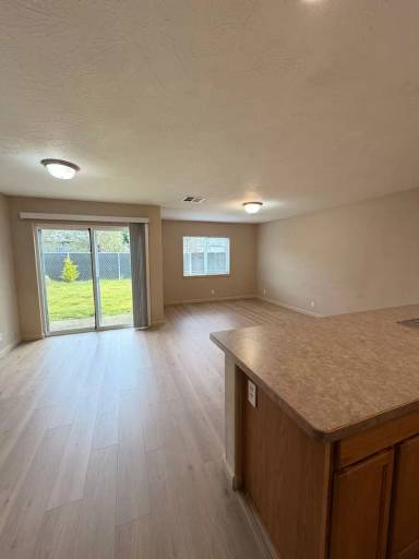 Main picture of 10 W 4th St