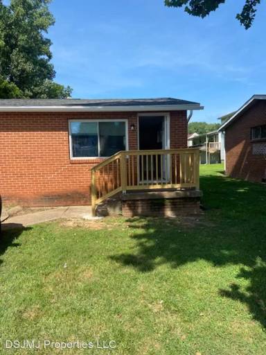 Main picture of 3611 Rollins St
