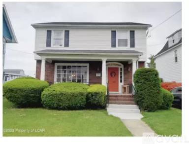 Main picture of 222 E Main St