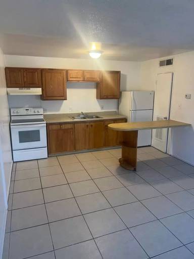 Main picture of 3712 Royal Crest St