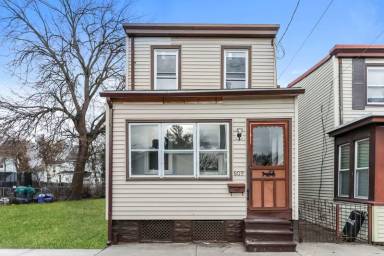 Main picture of 809 Cumberland St