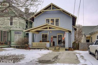 Main picture of 162 Park Ave