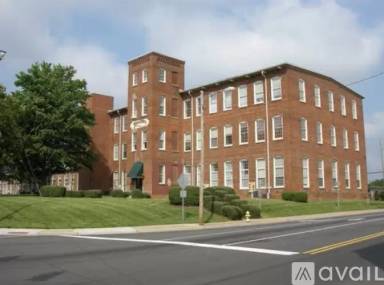 Main picture of Locke Mill Plaza