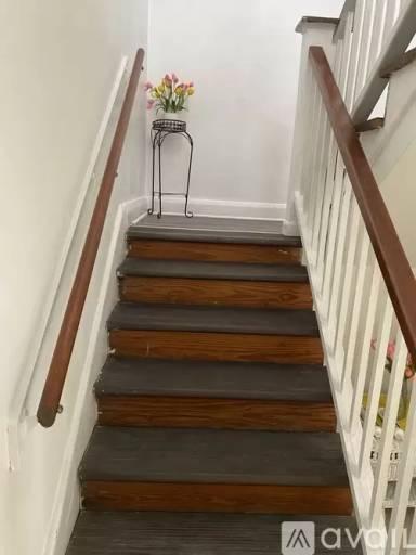 Main picture of 143 E Davis Blvd