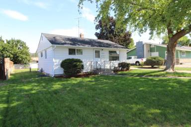 Main picture of 3028 W Eloika Ave