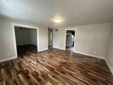 Main picture of 1525 Marilyn Dr