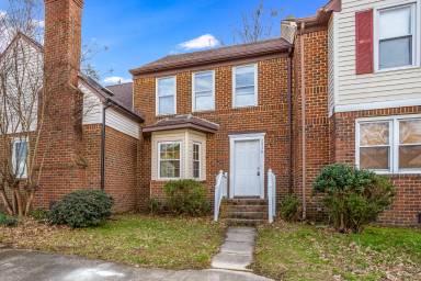 Main picture of 2438 Meadows Lndg