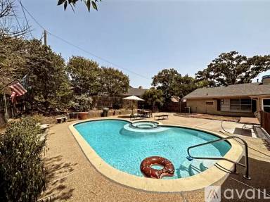 Main picture of 1321 Wade Dr