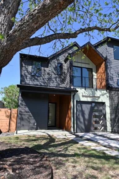 Main picture of 514 Powell Cir