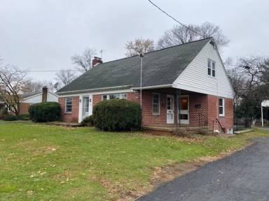 Main picture of 271 E Main St