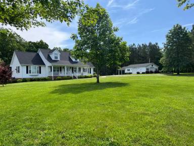 Main picture of 2156 Browns Creek Rd