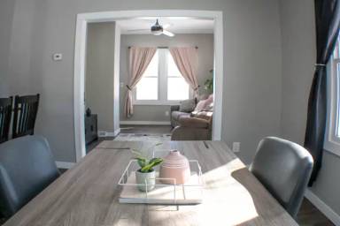 Main picture of 2605 5th Ave E