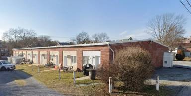Main picture of 133 N Poplar St