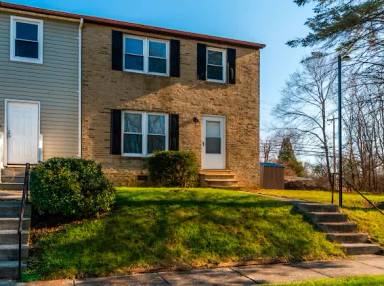 Main picture of 248 Surrey Ct