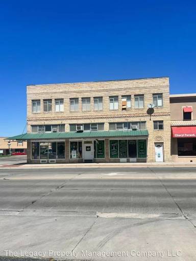 Main picture of 604 E 2nd St