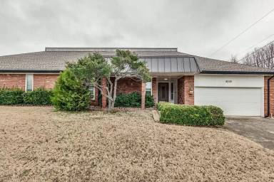 Main picture of 2612 NW 62nd St