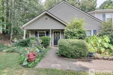 Main picture of 5213 Village Green Way