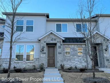 Main picture of 1333 Pebblebrook Ln