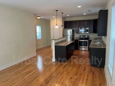 Main picture of 3508 E Clay St