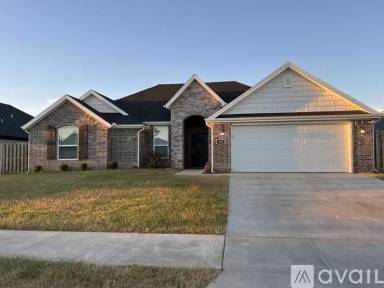 Main picture of 981 Lakeview Dr