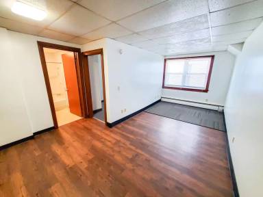 Main picture of 320 W 8th St