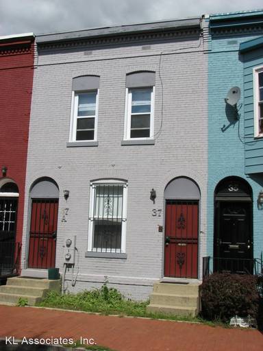 Main picture of 37 Bates St NW