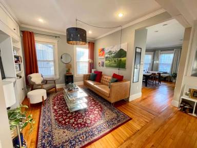 Main picture of 18 Inman St