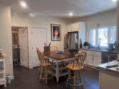 Main picture of 6 Henry St
