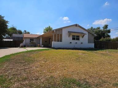 Main picture of 2906 Candlewick Ln