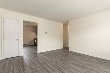 Main picture of 2589 Red Rock - c