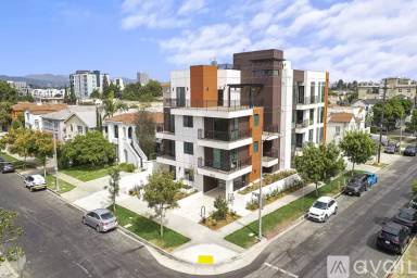 Main picture of 1482 S Sherbourne Dr