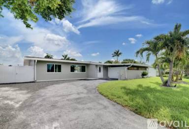 Main picture of 965 Orchid Dr