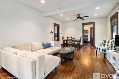 Main picture of 1020 Michigan Ave