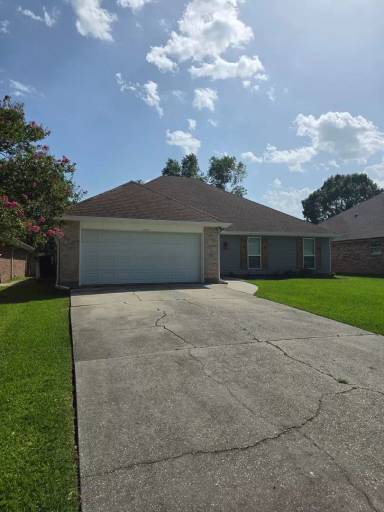 Main picture of 117 Moonraker Dr