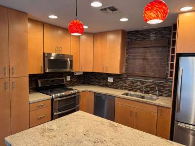 Main picture of 915 E Campus Dr
