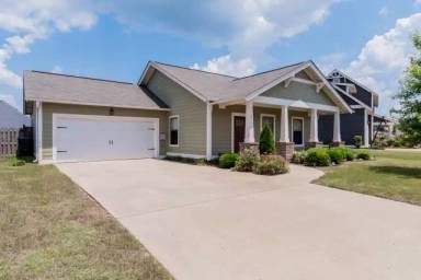 Main picture of 139 Waterstone Way