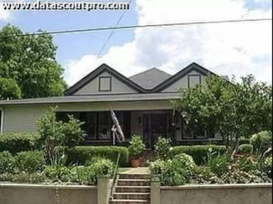 Main picture of 605 N Jackson Ave