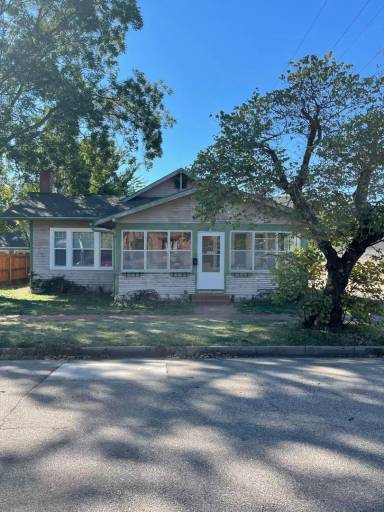 Main picture of 2207 Forest Ave